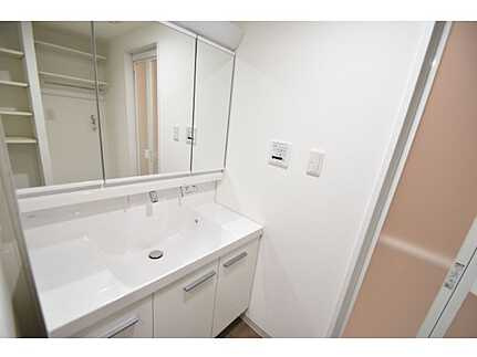 フローレンス田方ウイングテラスの独立洗面台