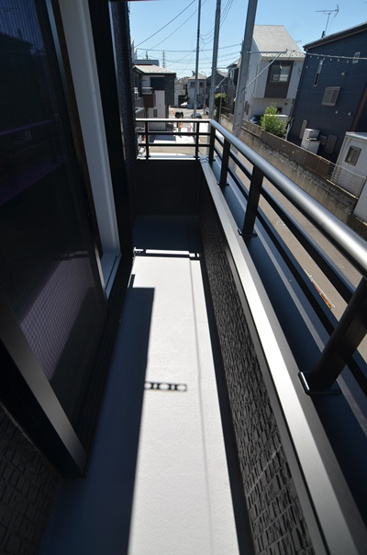 【バルコニー】 | 綾瀬市寺尾釜田１丁目 新築戸建て 全7棟【仲介手数料無料】