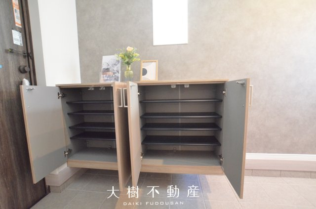 【玄関】 | 綾瀬市寺尾釜田１丁目 新築戸建て 全7棟【仲介手数料無料】