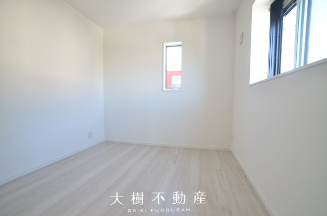 【洋室】 | 綾瀬市寺尾釜田１丁目 新築戸建て 全7棟【仲介手数料無料】 | 2階　洋室2（5.3帖）