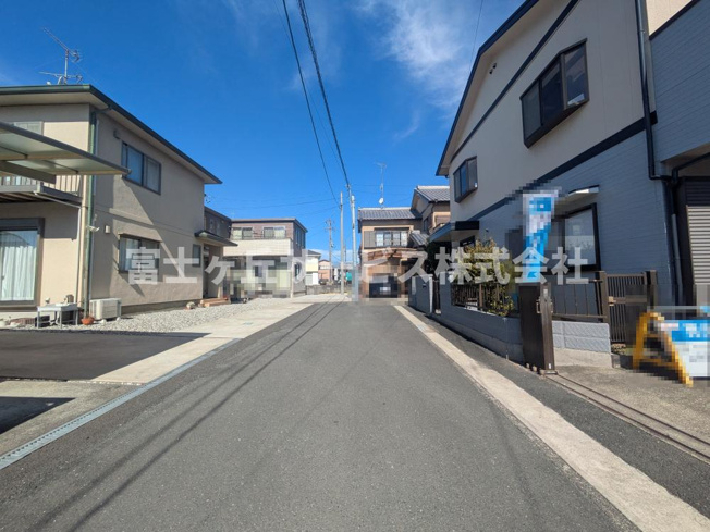 【前面道路含む現地写真】 | 磐田市見付 中古戸建て | 前面道路です