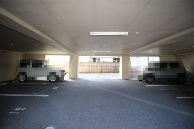 ドマーニ葛島の駐車場|駐車場があるので、車を買う予定の方も安心です