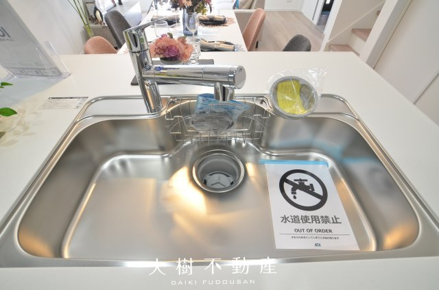 【キッチン】 | 綾瀬市寺尾釜田１丁目 新築戸建て 全7棟【仲介手数料無料】