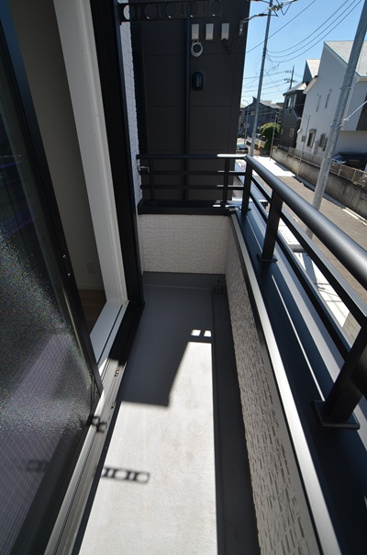 【バルコニー】 | 綾瀬市寺尾釜田１丁目 新築戸建て 全7棟【仲介手数料無料】