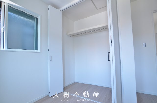 【洋室】 | 綾瀬市寺尾釜田１丁目 新築戸建て 全7棟【仲介手数料無料】 | 2階　洋室1（6.0帖）クローゼット