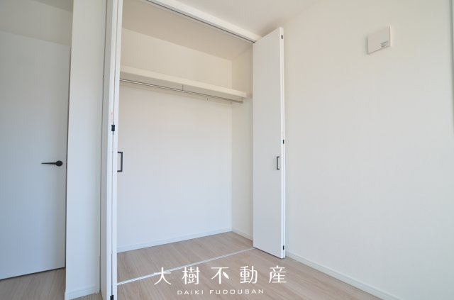 【洋室】 | 綾瀬市寺尾釜田１丁目 新築戸建て 全7棟【仲介手数料無料】 | 2階　洋室2（5.3帖）クローゼット