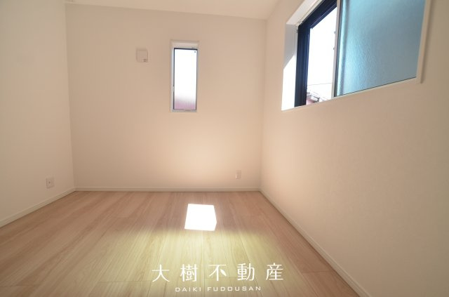 【洋室】 | 綾瀬市寺尾釜田１丁目 新築戸建て 全7棟【仲介手数料無料】 | 2階　洋室3（5.3帖）