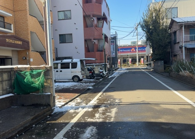 【外観】 | ダイアパレス相模原Ⅲ | 隣家の土地はどうなっているのか、生活利便施設が近くにあるのか、学校まで近いかなど、お客様のライフスタイルにあわせたイメージが重要です。また、近くにあると困る施設が近くにないかも確認するといいでしょう。