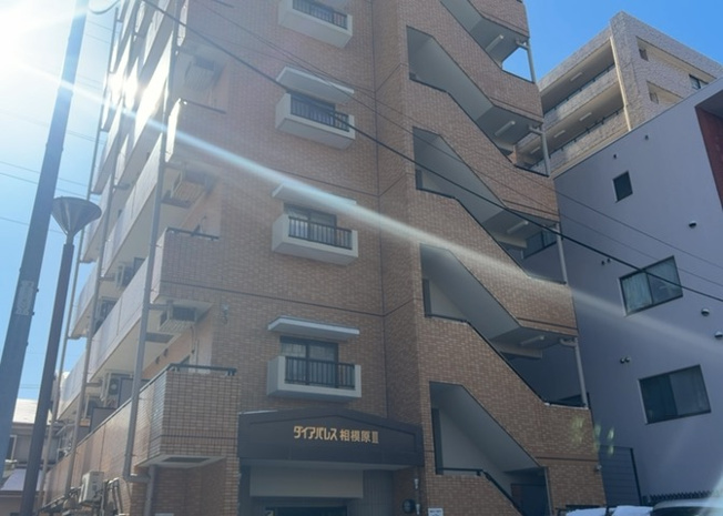 【現況写真】 | ダイアパレス相模原Ⅲ | 眺望の良さを楽しめるダイニングキッチンで家族団らんの時間を過ごしてはいかがでしょうか。バルコニーから見える景色を家族で眺める時間は、時間が経つのを忘れてしまいそうですね。是非、現地を見に行きましょう！