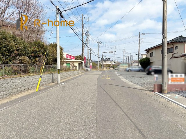 ひたちなか市八幡町2期　新築戸建て　1号棟の前面道路含む現地写真|堂々！建物完成♪実際のお部屋をご見学可能です♪
ご見学が一番の資料！お気軽にお問い合わせ下さい♪