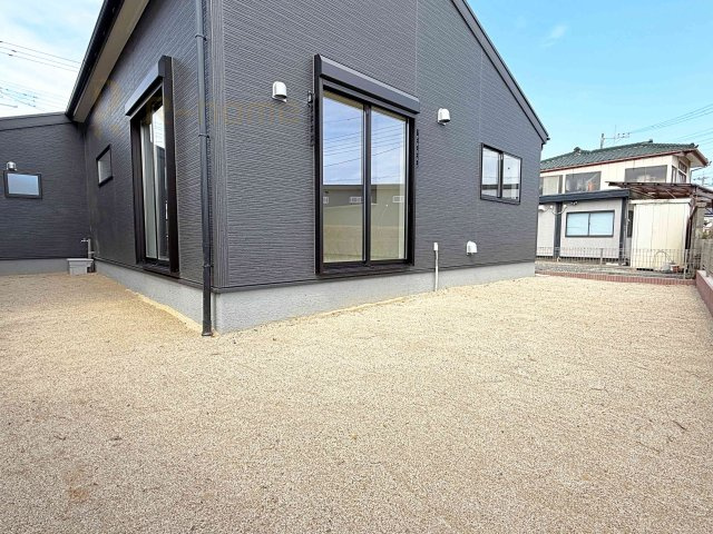 ひたちなか市八幡町2期　新築戸建て　1号棟の庭|広々とした日当たりの良いお庭！お家時間を満喫できる嬉しいスペース♪