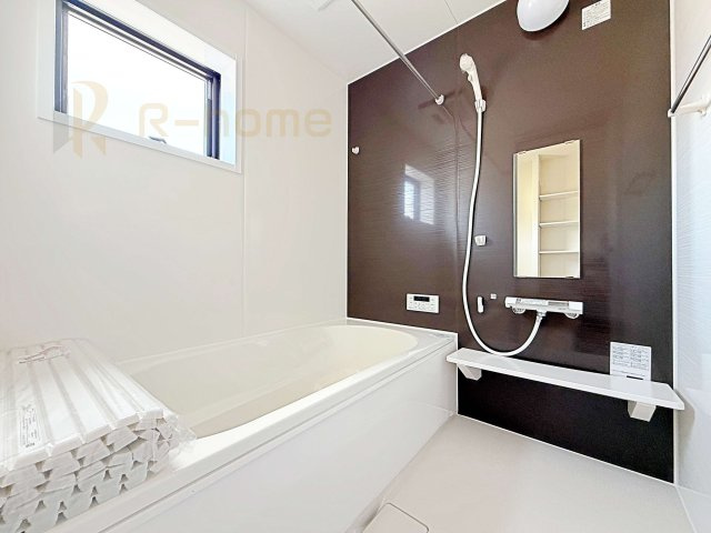 ひたちなか市八幡町2期　新築戸建て　1号棟の浴室|足を伸ばしてもゆったりできるバスルーム♪機能性も取り入れて使い易さも保証します♪