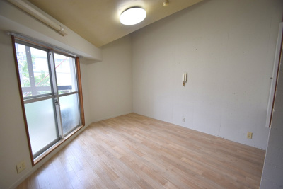 【洋室】 | 新星ビル上小阪