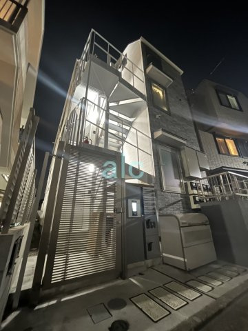 中野区中野１丁目のアパートの外観