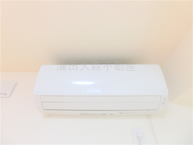 スカイハイム仲六郷の設備|エアコン　リビング寝室に設置済み！