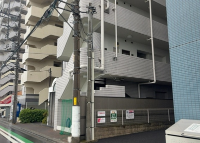【外観】 | ライオンズマンション相模原第８ | 隣家の土地はどうなっているのか、生活利便施設が近くにあるのか、学校まで近いかなど、お客様のライフスタイルにあわせたイメージが重要です。また、近くにあると困る施設が近くにないかも確認するといいでしょう。