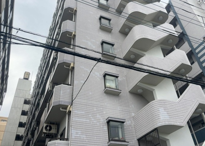 【外観】 | ライオンズマンション相模原第８ | ＲＣ造、Reinforced Concreteは直訳すると補強されたコンクリートです。主に柱や梁・床・壁が鉄筋とコンクリートで構成おり、鉄筋を組んだ型枠にコンクリートを流し込んで固めたものを指します。