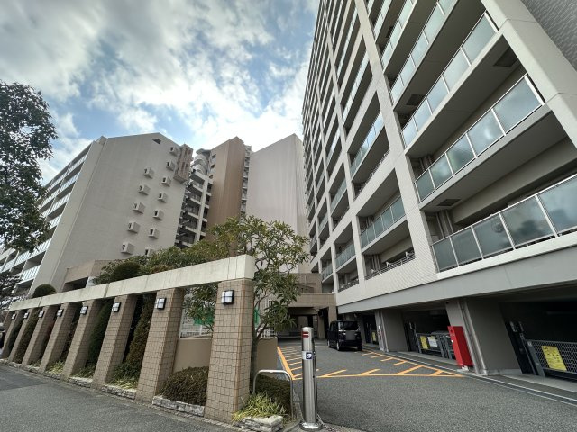 グラスアリーナ西神中央の外観