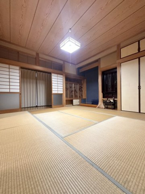 【和室】 | 沖田町　７DK　中古住宅