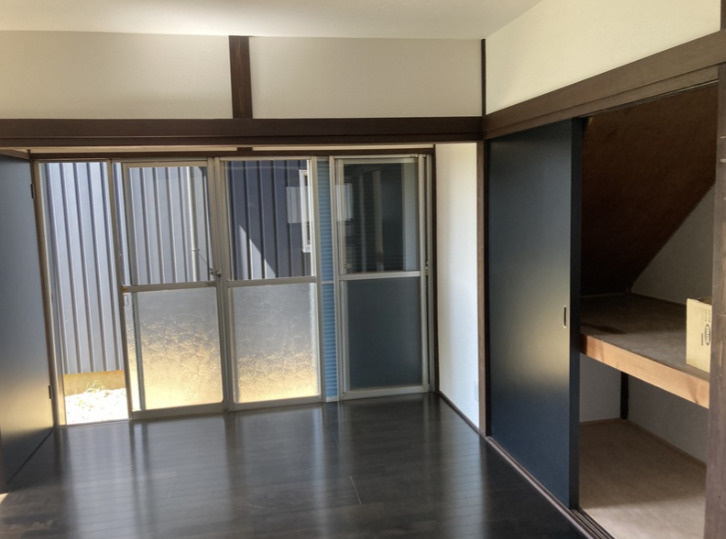 稲毛戸建の玄関|ご見学・ご契約時の送迎可能！