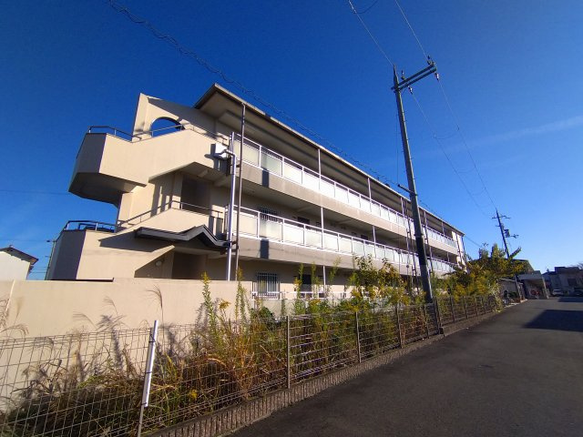 相楽郡精華町大字菅井小字馬渕の賃貸マンション