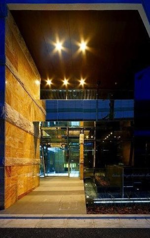 新宿区新小川町の賃貸マンションのエントランス