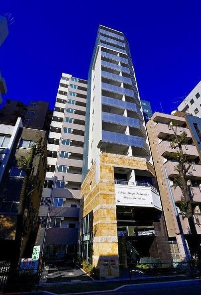 新宿区新小川町の賃貸マンションの外観