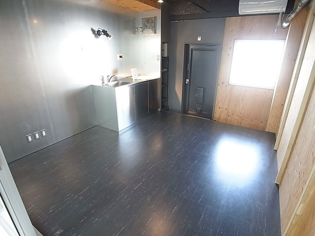 ベルトゥリー水木通の居間・リビング|スケルトン状態からやり直したデザイナーズフルリノベーション