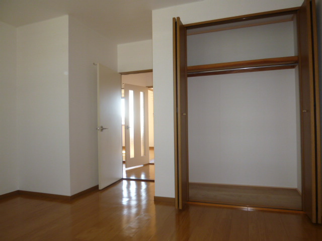 エルディム白楽の収納|洋室