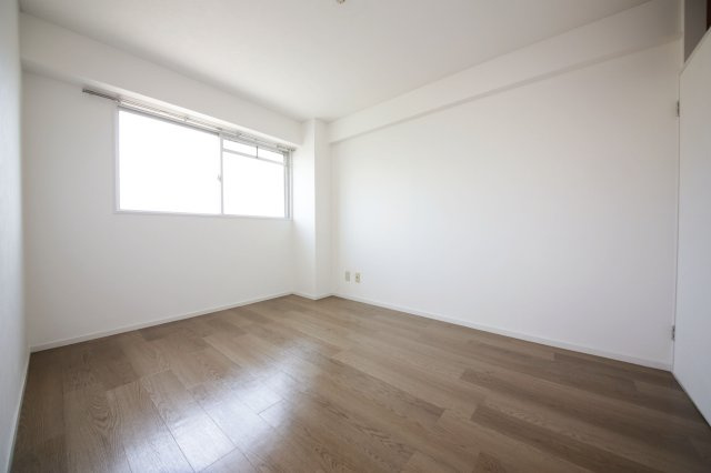 ピボットマンション生路の洋室