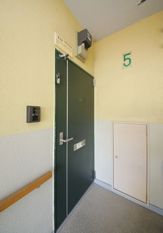 ピボットマンション生路の玄関