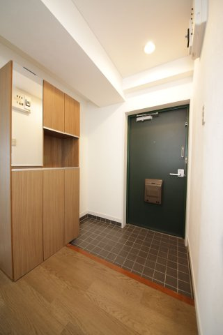 ピボットマンション生路の玄関