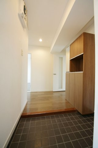 ピボットマンション生路の玄関