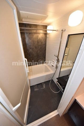 プレサンスNEO心斎橋の浴室