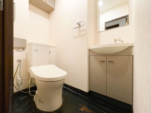 ファミール夙川宮西町のトイレ|落ち着いたトイレです