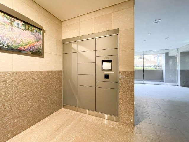 ファミール夙川宮西町の設備|宅配ボックス