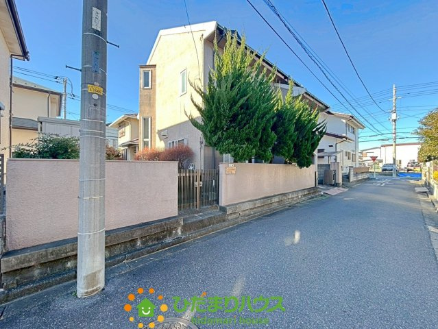 久喜市久喜東５丁目　中古一戸建て　の前面道路含む現地写真
