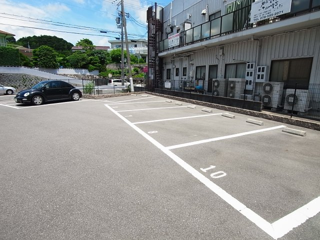 オブ・ヴィラージュの駐車場|敷地内駐車場