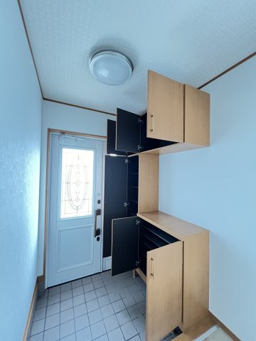 大和郡山市池沢町　の玄関|大容量シューズボックス付き