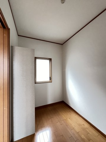 大和郡山市池沢町　の収納|洋室6帖の収納　ウォークインクローゼット