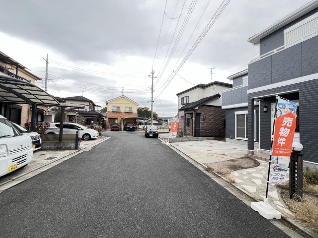 大和郡山市池沢町　の前面道路含む現地写真
