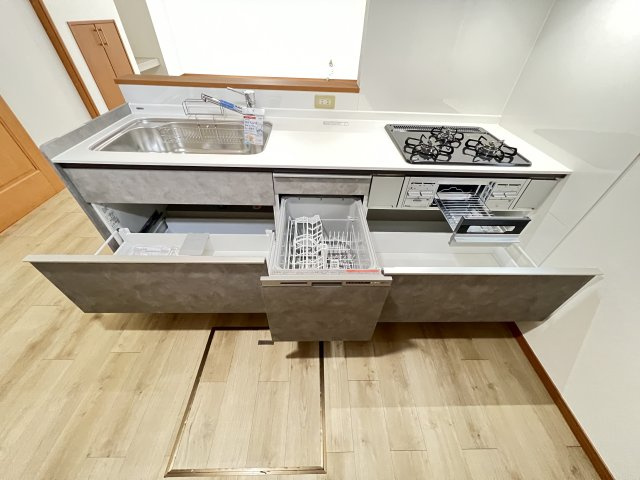 大和郡山市池沢町　のキッチン|引き出し収納で使いやすいシステムキッチン