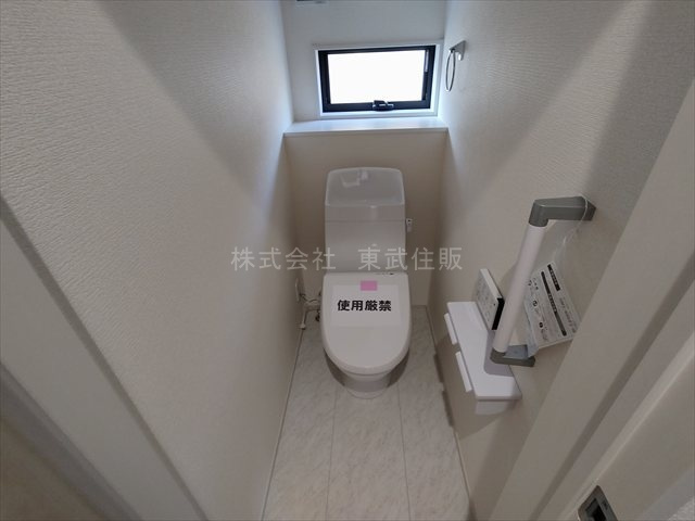 【トイレ】 | 比企郡鳩山町松ヶ丘１丁目　全１棟 | 清潔感のあるトイレです