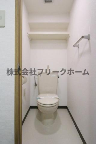 武蔵野市吉祥寺本町１丁目の賃貸マンションのトイレ