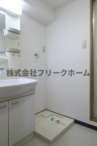 武蔵野市吉祥寺本町１丁目の賃貸マンションの洗面所