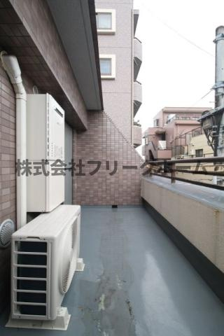 武蔵野市吉祥寺本町１丁目の賃貸マンションのバルコニー