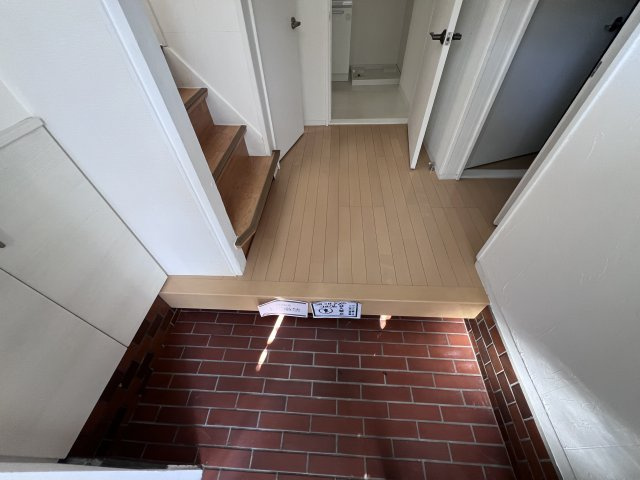 鈴蘭台北町7丁目戸建の玄関