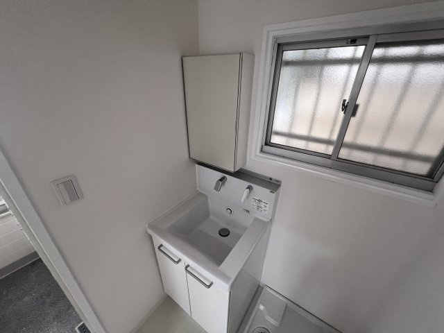 鈴蘭台北町7丁目戸建の洗面所