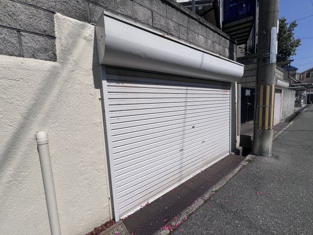 鈴蘭台北町7丁目戸建の駐車場