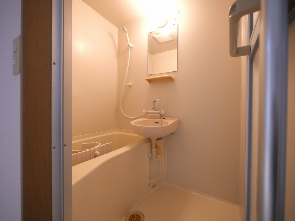 大阪市中央区玉造２丁目の賃貸マンションの浴室